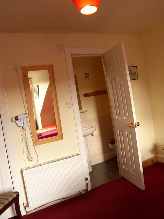 Regis Guest House Эдинбург Экстерьер фото